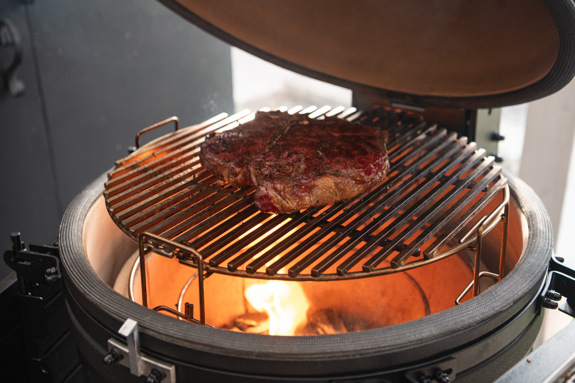 Prémium hús sütése CARBONADO grillben